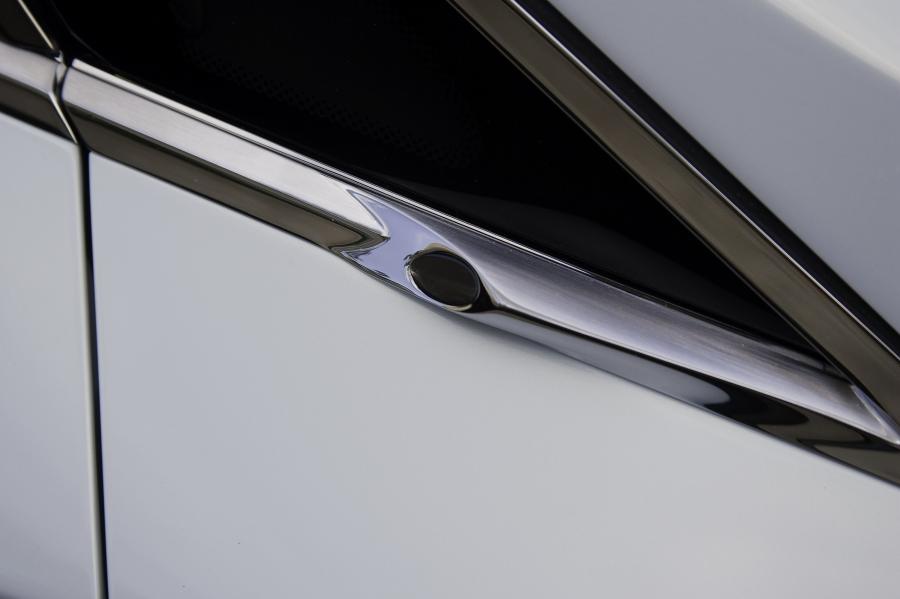  Nissan Ellure Concept 2010 года  (фото 36 из 52)